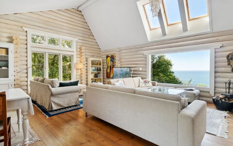 Heli - 200M from the Sea: Bois, Chalet, Domicile, Plafond, Salon, Canapé, Dur, Parquet, Cabane En Rondins