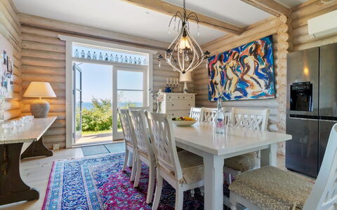 Heli - 200M from the Sea: Meubles, Design Intérieur, Bois, Sol, Chaise, Plafond, Table, Sol, Salle À Manger, Pièce