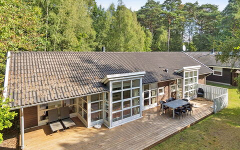 Dorit - 600M from the Sea: Bois, Maison, Chalet, Domicile, Toit, Zone Rurale, Siding, Cabane En Rondins, Batiments Jardin, Dur