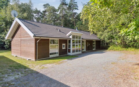 Dorit - 600M from the Sea: Bois, Maison, Chalet, Domicile, Toit, Zone Rurale, Siding, Cabane En Rondins, Batiments Jardin, Dur