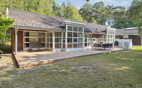 Dorit - 600M from the Sea: Bois, Maison, Chalet, Domicile, Toit, Zone Rurale, Siding, Cabane En Rondins, Batiments Jardin, Dur