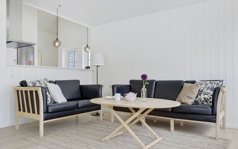 Colette - 700M from the Sea: Toit, Maison, Zone Résidentielle, Domicile, Biens, Chalet, Conception