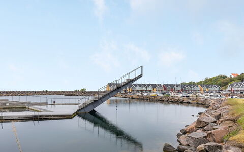 Colette - 700M from the Sea: Toit, Maison, Zone Résidentielle, Domicile, Biens, Chalet, Conception