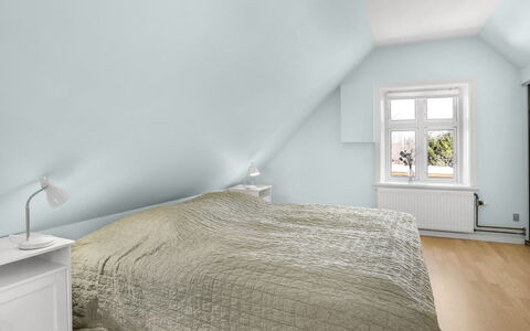 Heleen - 100M from the Sea: Chambre, Sol, Plafond, Sol, Design Intérieur, Lit, Literie, Domicile, Pièce, Drap De Lit