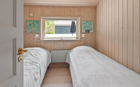 Nikoletta - 250M from the Sea: Bois, Chambre, Sol, Sol, Lit, Plafond, Planche, Tache De Bois, Literie, Pièce