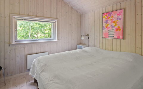 Nikoletta - 250M from the Sea: Bois, Domicile, Plafond, Chambre, Planche, Dur, Parquet, Literie, Tache De Bois, Lit