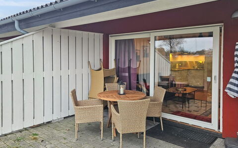 Esbern - 6Km from the Sea: Herbe, Maison, Toit, Domicile, Chalet, Arbuste, Lot Terre, Zone Rurale, Ferme, Couverture De Sol