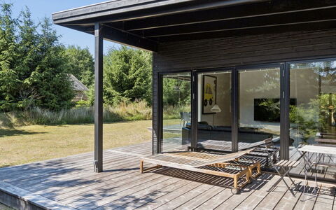 Gonne - 350M from the Sea: Bois, Maison, Chalet, Domicile, Toit, Zone Rurale, Siding, Cabane En Rondins, Batiments Jardin, Dur