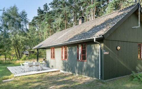 Chenoa - 200M from the Sea: Bois, Maison, Chalet, Domicile, Toit, Zone Rurale, Siding, Cabane En Rondins, Batiments Jardin, Dur