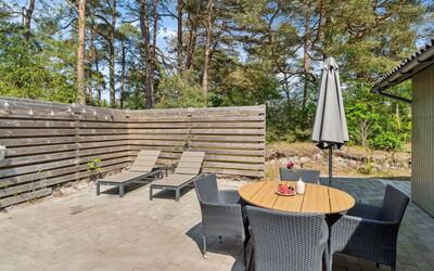 Ellinor - 300M from the Sea