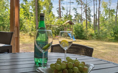 Henri - 800M from the Sea: Toit, Maison, Zone Résidentielle, Domicile, Biens, Chalet, Conception
