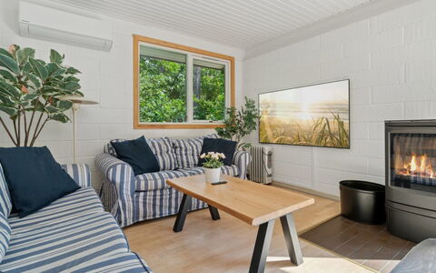 Henri - 800M from the Sea: Toit, Maison, Zone Résidentielle, Domicile, Biens, Chalet, Conception