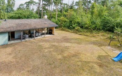 Henri - 800M from the Sea