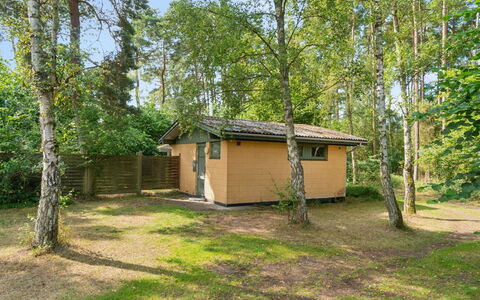 Unker - 800M from the Sea: Maison, Domicile, Toit, Chalet, Arbuste, Siding, Porte, Jardin, Ferme