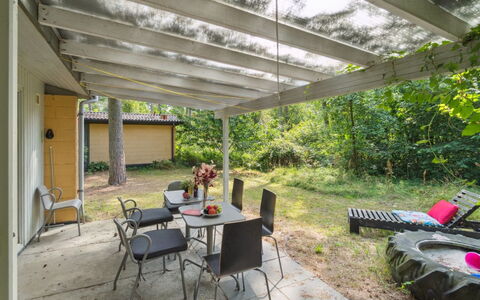 Unker - 800M from the Sea: Bois, Maison, Chalet, Domicile, Toit, Zone Rurale, Siding, Cabane En Rondins, Batiments Jardin, Dur