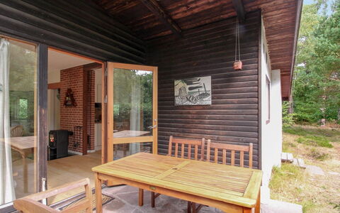 Farina - 150M from the Sea: Bois, Maison, Chalet, Domicile, Toit, Zone Rurale, Siding, Cabane En Rondins, Batiments Jardin, Dur