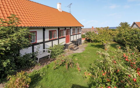 Melusine - 200M from the Sea: Bois, Maison, Chalet, Domicile, Toit, Zone Rurale, Siding, Cabane En Rondins, Batiments Jardin, Dur