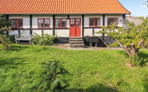Melusine - 200M from the Sea: Bois, Maison, Chalet, Domicile, Toit, Zone Rurale, Siding, Cabane En Rondins, Batiments Jardin, Dur