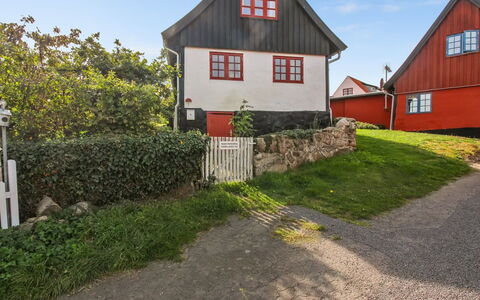 Melusine - 200M from the Sea: Bois, Maison, Chalet, Domicile, Toit, Zone Rurale, Siding, Cabane En Rondins, Batiments Jardin, Dur
