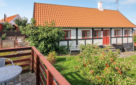 Melusine - 200M from the Sea: Bois, Maison, Chalet, Domicile, Toit, Zone Rurale, Siding, Cabane En Rondins, Batiments Jardin, Dur