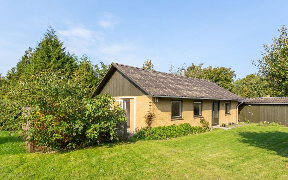 iiris - 1.2km From The Sea