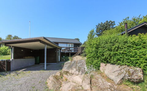 Hagen - 250M from the Sea: Bois, Maison, Chalet, Domicile, Toit, Zone Rurale, Siding, Cabane En Rondins, Batiments Jardin, Dur