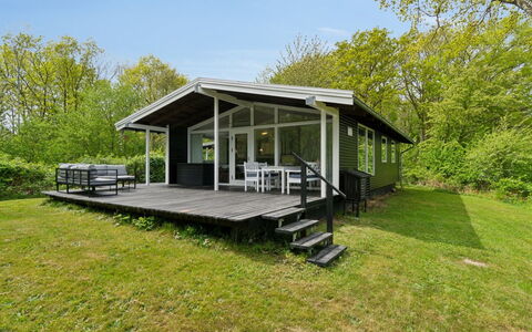 Esben - 350M from the Sea: Bois, Maison, Chalet, Domicile, Toit, Zone Rurale, Siding, Cabane En Rondins, Batiments Jardin, Dur