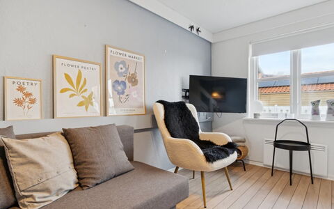 Majvi - 300M from the Sea: Bois, Toit, Architecture, Domicile, Maison, Chalet, Siding, Dur, Pente, Biens