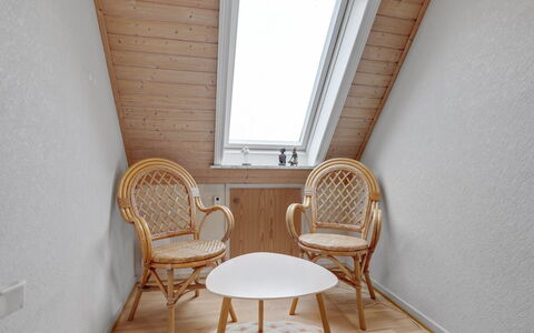 Jolin - 200M from the Sea: Bois, Maison, Chalet, Domicile, Toit, Zone Rurale, Siding, Cabane En Rondins, Batiments Jardin, Dur