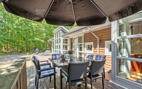 Dafne - 600M from the Sea: Maison, Domicile, Toit, Chalet, Arbuste, Siding, Porte, Jardin, Ferme