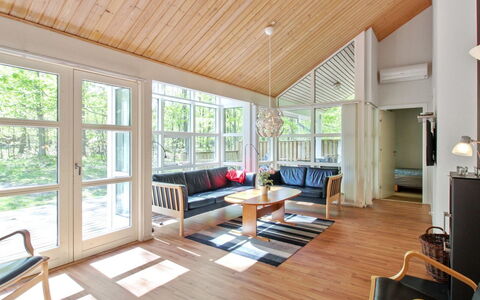 Verner - 500M from the Sea: Domicile, Zone Résidentielle, Maison, Chalet, Toit, Lot Terre, Siding, Jardin, Biens, Pelouse