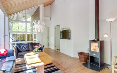 Verner - 500M from the Sea: Domicile, Zone Résidentielle, Maison, Chalet, Toit, Lot Terre, Siding, Jardin, Biens, Pelouse