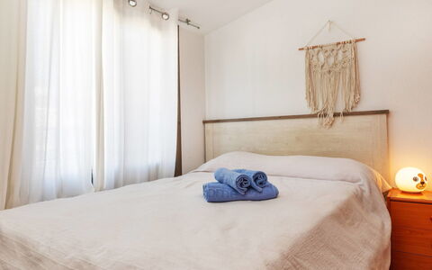 Gardenia: Lit, Meubles, Literie, Chambre, Drap De Lit, Design Intérieur, Mur, Linge, Bois, Sol