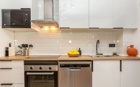Gardenia: Appareil De Cuisine, Cuisine, Comptoir, Cabinetry, Principaux Appliance, Meubles, Cuisinière, Électroménager, Design Intérieur, Le Fourneau