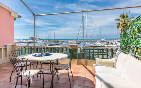 San Vincenzo 644: Nuage, Ciel, Meubles, Table, Chaise, Mobilier De Jardin, Navire, Ombre, Loisir, Bois