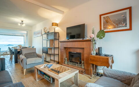La Longue Vue: Meubles, Propriété, Cadre, Canapé, Bois, Design Intérieur, Sol, Salon, Sol, Confort