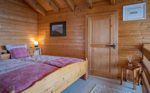 Le Sorbier: Meubles, Confort, Bois, Cadre De Lit, Bâtiment, Design Intérieur, Sol, Sol, Tache De Bois, Lit