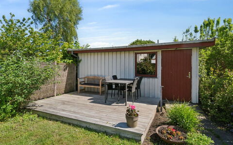 Detlef - 200M from the Sea: Bois, Maison, Chalet, Domicile, Toit, Zone Rurale, Siding, Cabane En Rondins, Batiments Jardin, Dur