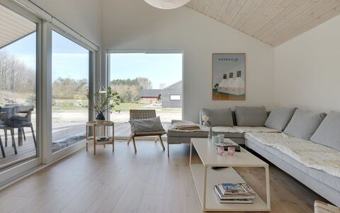 Oke - 350M from the Sea: Bois, Sol, Sol, Parquet, Plafond, Domicile, Salon, Planche, Canapé, Dur
