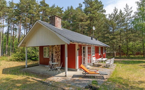 Aave - 800M from the Sea: Bois, Maison, Chalet, Domicile, Toit, Zone Rurale, Siding, Cabane En Rondins, Batiments Jardin, Dur
