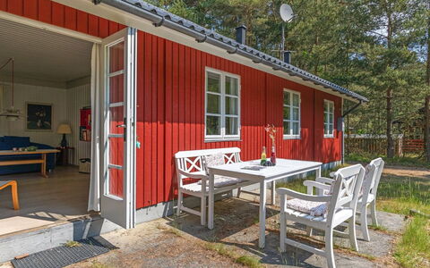 Aave - 800M from the Sea: Bois, Maison, Chalet, Domicile, Toit, Zone Rurale, Siding, Cabane En Rondins, Batiments Jardin, Dur