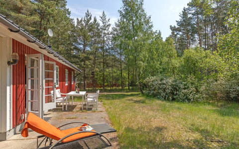 Aave - 800M from the Sea: Bois, Maison, Chalet, Domicile, Toit, Zone Rurale, Siding, Cabane En Rondins, Batiments Jardin, Dur