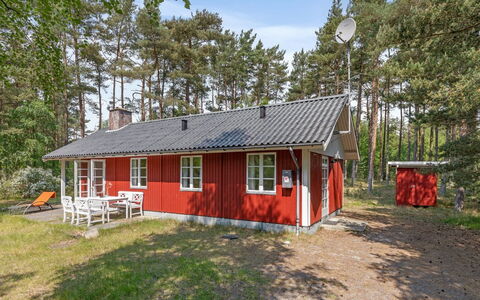 Aave - 800M from the Sea: Bois, Maison, Chalet, Domicile, Toit, Zone Rurale, Siding, Cabane En Rondins, Batiments Jardin, Dur
