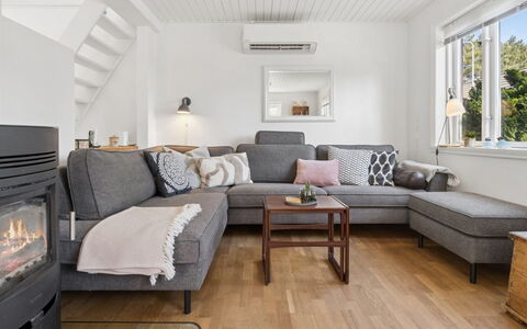 Anemette - 100M from the Sea: Meubles, Canapé, Design Intérieur, Sol, Bois, Sol, Salon, Domicile, Pièce