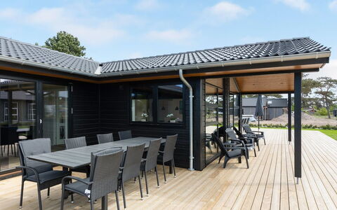 Ignat - 175M from the Sea: Bois, Maison, Chalet, Domicile, Toit, Zone Rurale, Siding, Cabane En Rondins, Batiments Jardin, Dur