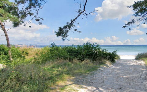 Berthilde - 400M from the Sea: Ciel, Bleu, Environnement Naturel, Végétation, Été, Côte, Écorégion, Plage, Cotiers Et Relief Océaniques, Mer