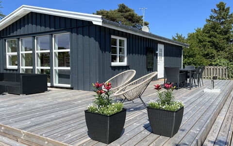 Algeth - 350M from the Sea: Meubles, Design Intérieur, Chaise, Sol, Table, Recours, Sol, Plafond, Pièce, Eco Hôtel