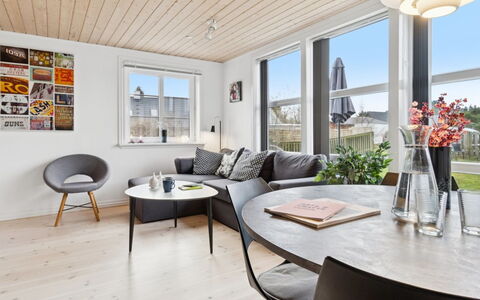 Algeth - 350M from the Sea: Meubles, Design Intérieur, Sol, Sol, Mur, Table, Plafond, Bois, Chaise, Salon
