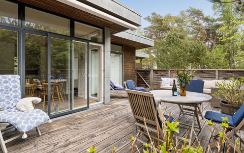 Yrja - 150M from the Sea: Chalet, Arrière-Cour, Cour, Batiments Jardin, Cabanon, Siding, Mobilier De Jardin, Cabane En Rondins, Structure En Plein Air, Cabane