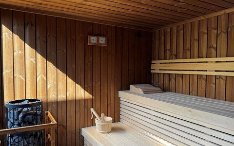 Yrja - 150M from the Sea: Chalet, Arrière-Cour, Cour, Batiments Jardin, Cabanon, Siding, Mobilier De Jardin, Cabane En Rondins, Structure En Plein Air, Cabane